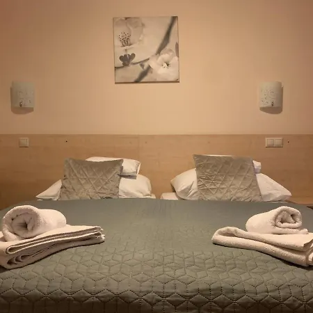 Hotel Nimrod Es Etterem 3*