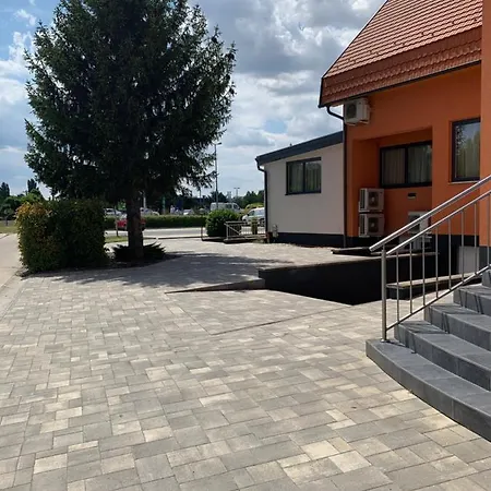 Hotel Nimrod Es Etterem