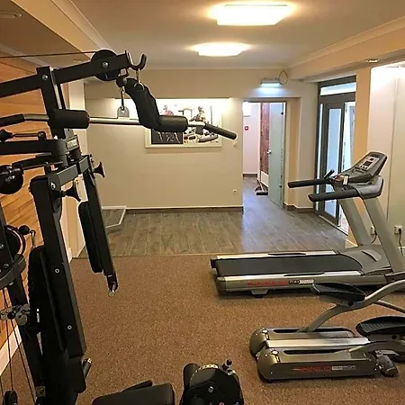 Hotel Nimrod Es Etterem