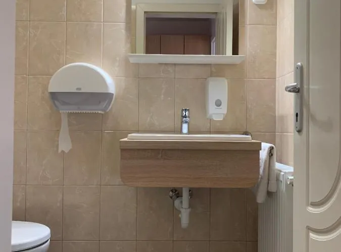 Nimrod Es Etterem 3* Mosonmagyaróvár