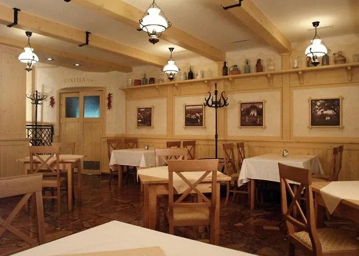 Hotel Nimrod Es Etterem